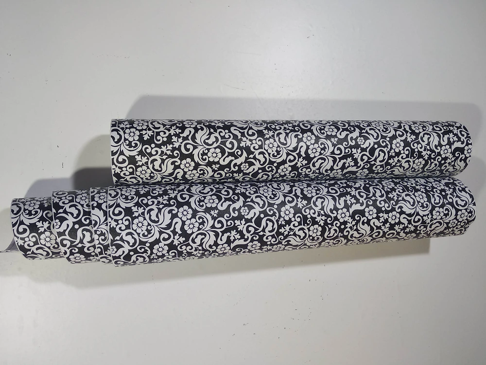 Самоклеюча плівка Patifix 45см х 1м 15-6485 (Чорно-білі квіти)