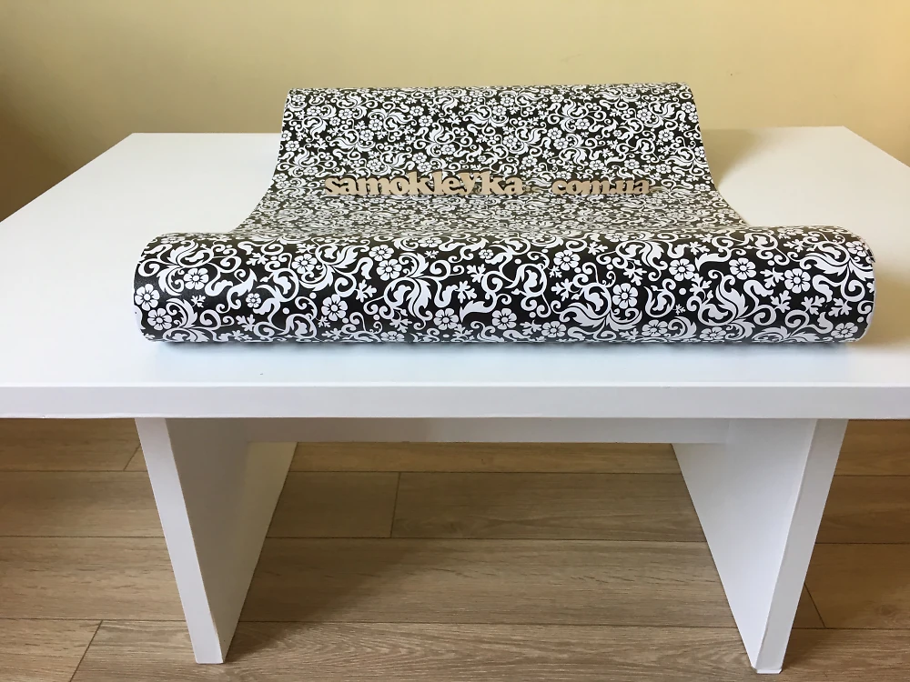 Самоклеюча плівка Patifix 45см х 1м 15-6485 (Чорно-білі квіти)