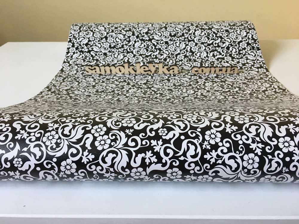 Самоклеюча плівка Patifix 45см х 1м 15-6485 (Чорно-білі квіти)