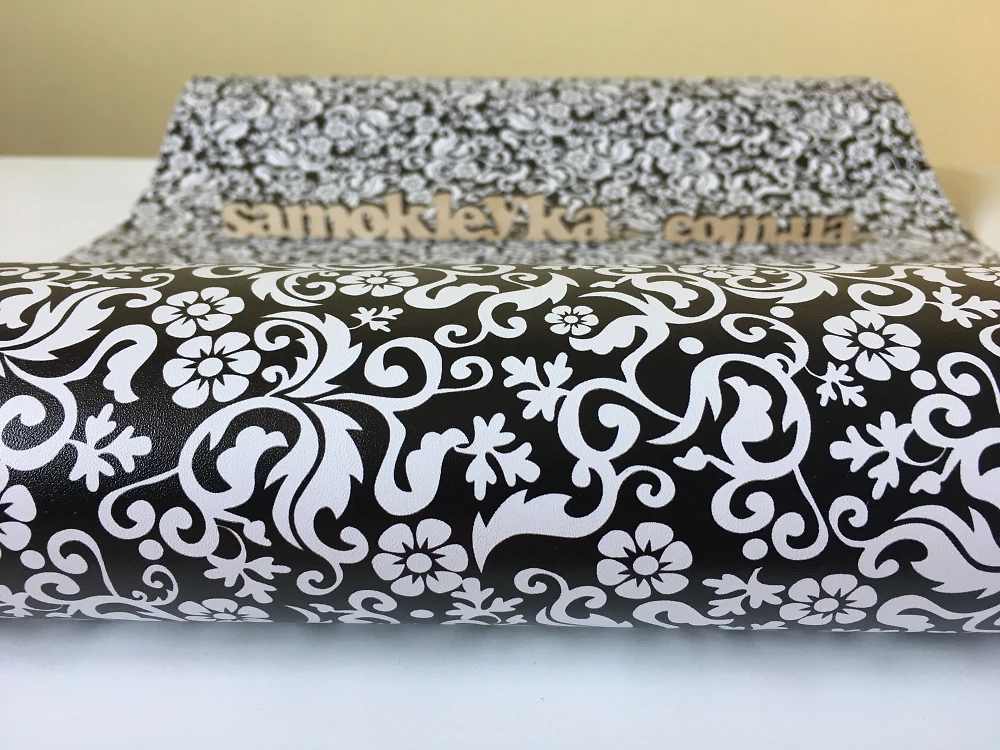 Самоклеюча плівка Patifix 45см х 1м 15-6485 (Чорно-білі квіти)