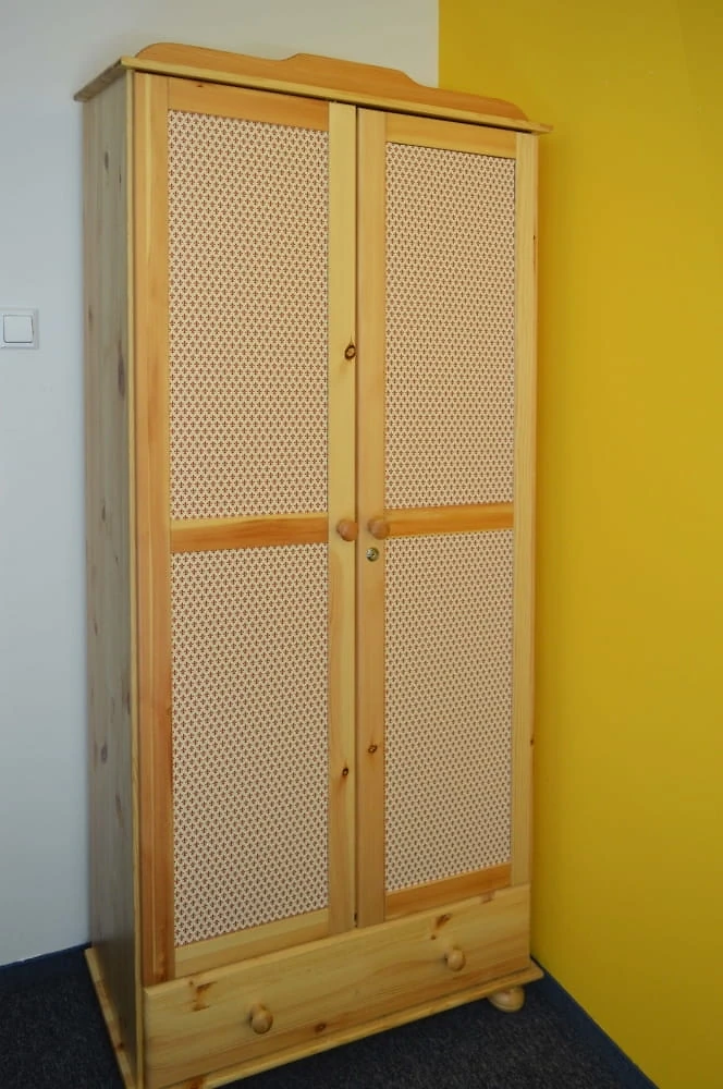 Самоклеющаяся пленка D-C-Fix 45см х 15м Df 200-2058 (Красные пики)