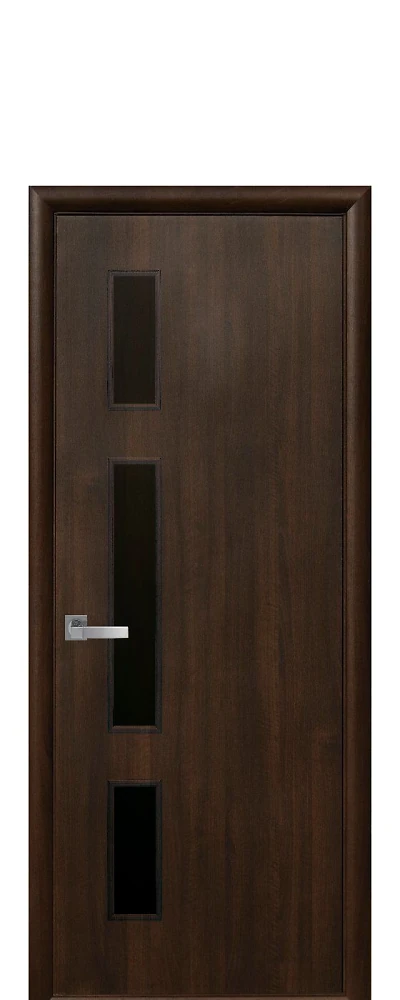 Двері  Квадра каштан Герда (з чорним склом) ПВХ DeLuxe Новий стиль