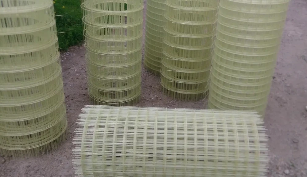 Сетка композитная полимерная 3 мм, 50*50мм  1м ширина (на метраж)