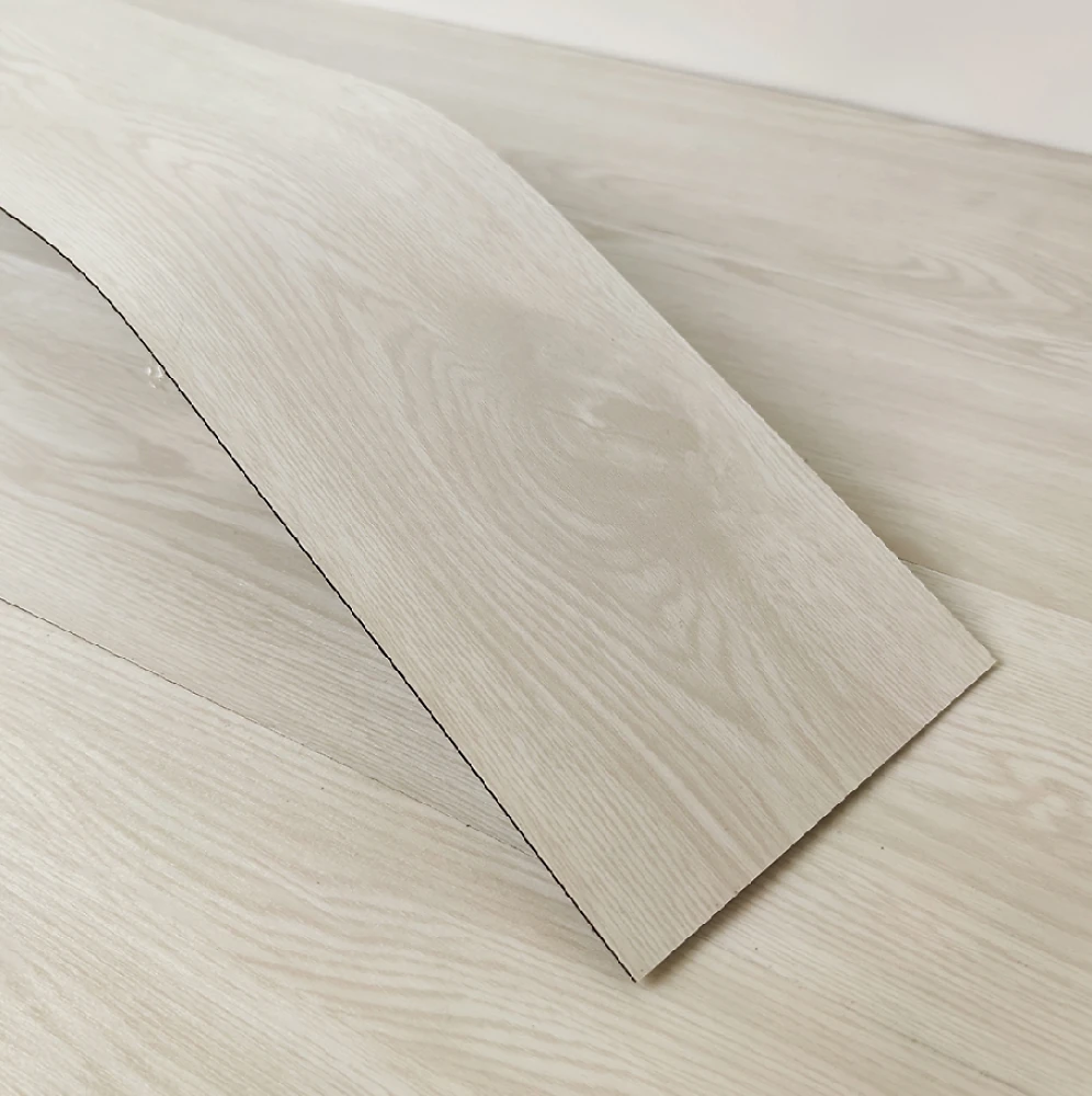 Самоклеюча вінілова плитка 914,4*152,4*1,5мм Молочне дерево СВП-009