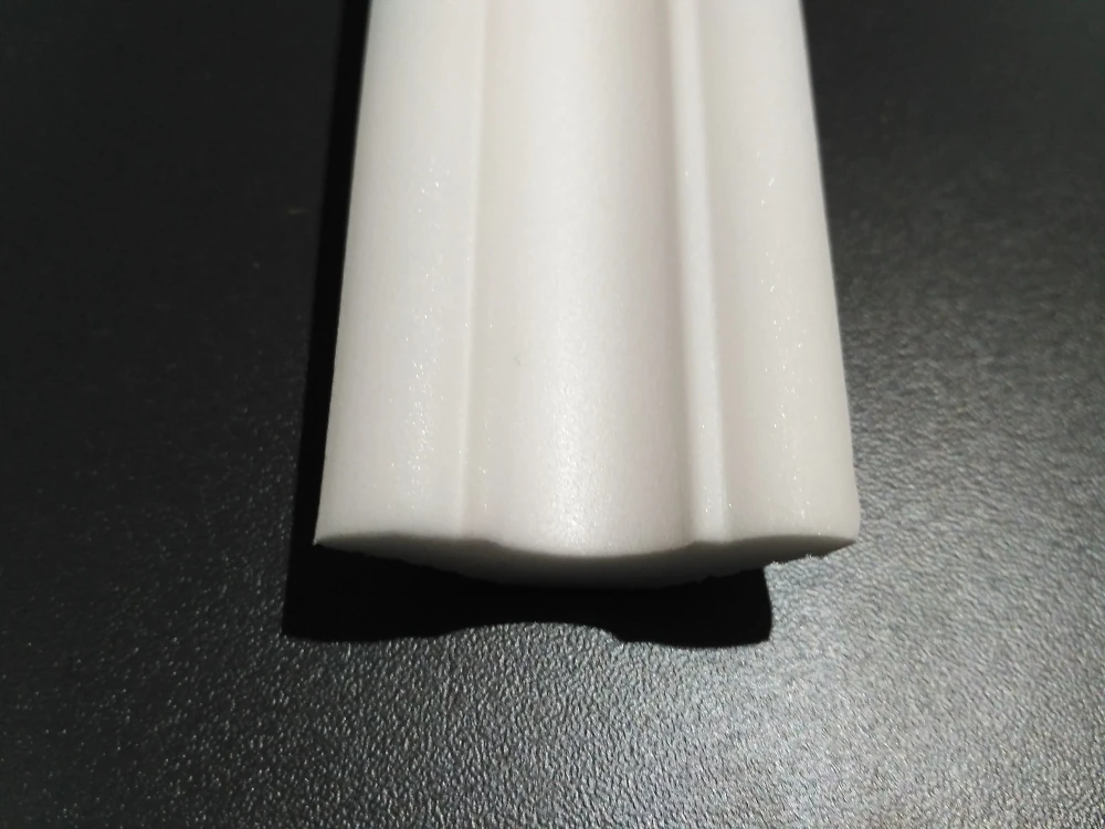 Плинтус потолочный  (30*30мм) MP Nomastyl 1м