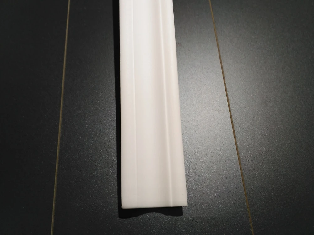 Плинтус потолочный  (45*45мм) MX Nomastyl 1м