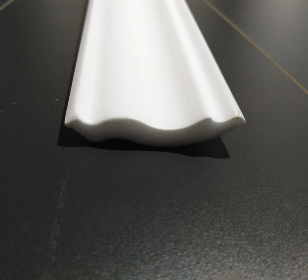 Плинтус потолочный  (45*40мм) MT Nomastyl 1м (не заказывать)