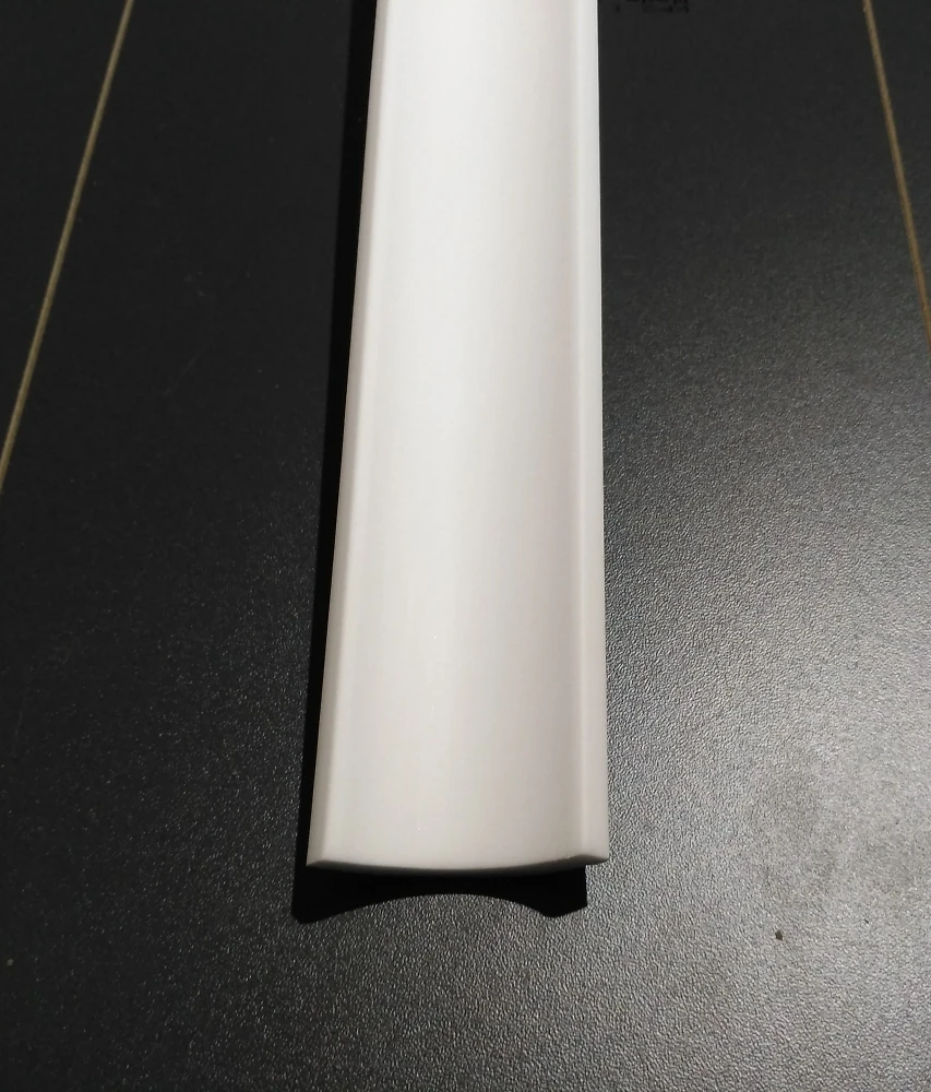 Плинтус потолочный  (35*35мм) В2 Nomastyl 1м