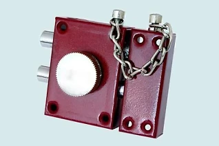 Замок накладної 555